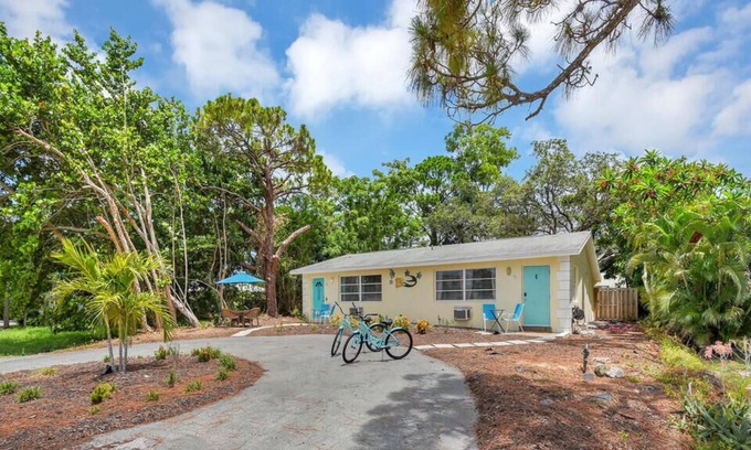 Bonita Springs Cabaña | Bonita Springs Beach Escape unit 83