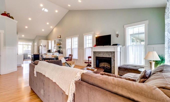 Nehalem Casa | Bonnie Dune