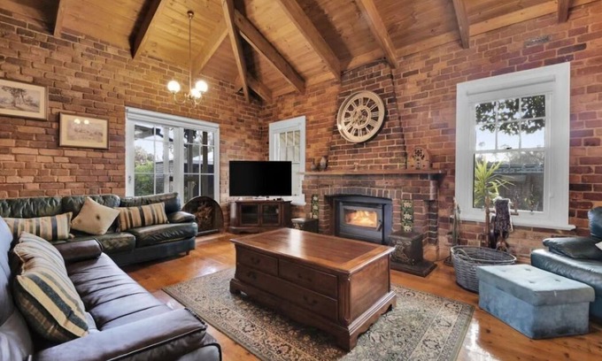 Bonnie Doon Casa | Bonnie Vibe Victorian Charm