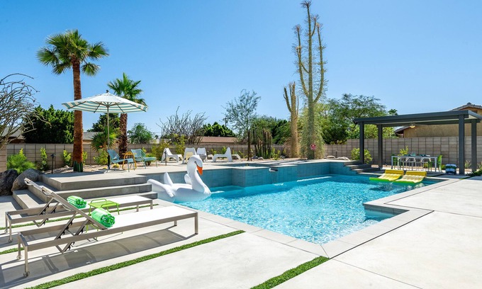 Desert Park Estates Casa | ¡Nuevo listado!Boojum Ranch!¡Medio siglo!2 Master Suites!¡Piscina!¡Spa!FirePit!Mt Vistas!