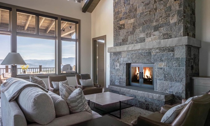 Spanish Peaks Casa | Book a Summer Getaway Today! Luxury Townhome with Hot Tub