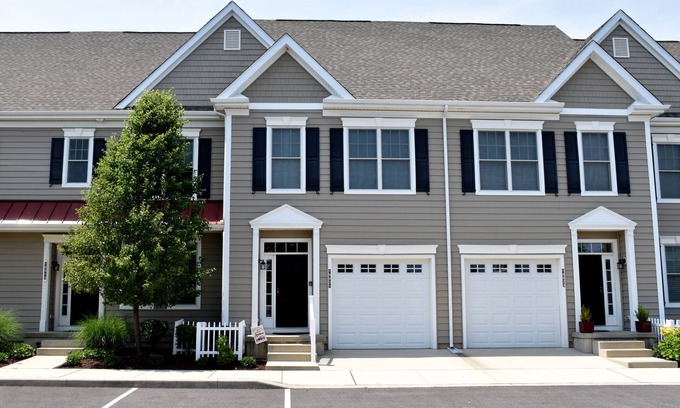 Rehoboth Beach Casa | Wonderfully Appointed Townhome Minutes From Both Historic Lewes and Rehoboth Beach