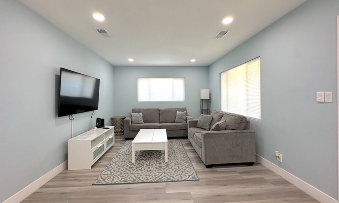 Southwest Anaheim Casa | BOOK NOW Triple "C" Property! Clean, Comfortable and Close to Disneyland OC FUN