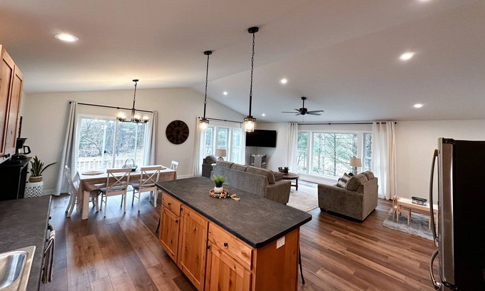 Arkdale Casa | Book your golf, UTV or ice fishing weekend, only 9 miles to Sand Valley!