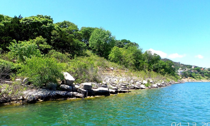 Canyon Lake Cabaña | FAWN CREEK EN CANYON LAKE, TX ~ RESERVE AHORA ~ DORMITORIOS 5/6 ~ RAMPA 1 ~ FALTA DE INCENDIO ~ PASEO AL AGUA