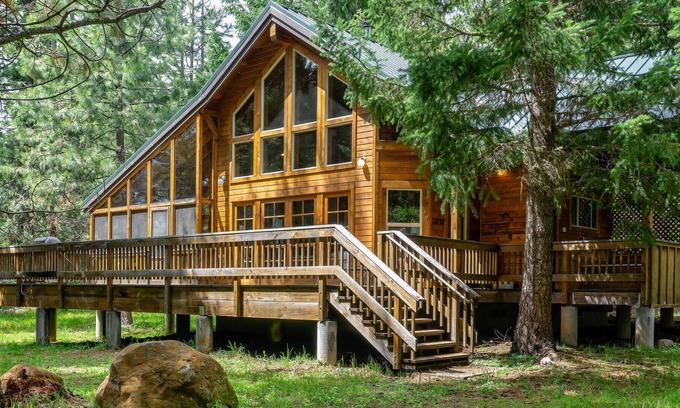 Ashland Cabina | BookStayHop - #1B Soda Mountain ~ Green Springs Cabins ~ Jacuzzi Tub~ Kitchen~