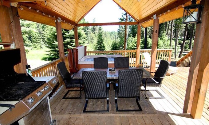 Ashland Cabina | # 33 The Cabins at Hyatt Lake - Sleeps 6 - Hot Tub