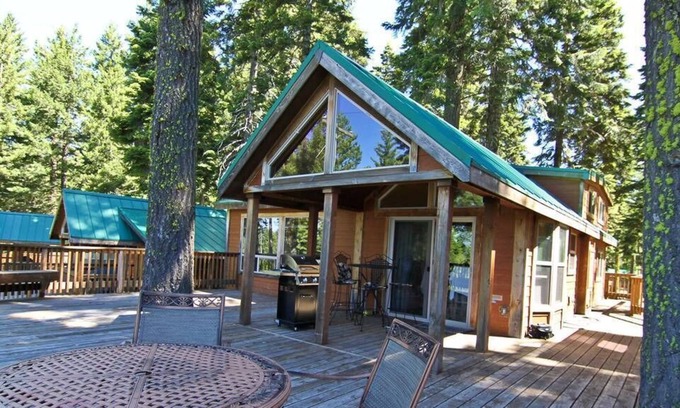 Ashland Cabina | # 44 The Cabins at Hyatt Lake - Sleeps 6 - Hot Tub