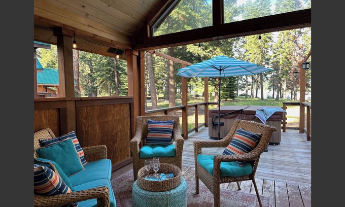 Ashland Cabina | # 51 The Cabins at Hyatt Lake - Sleeps 6 - Hot Tub