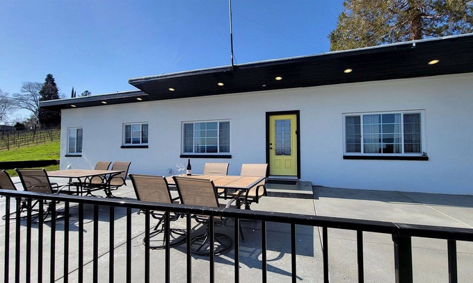 Medford Cabaña | BookStayHop- Hummingbird Estate Vineyard Cottage