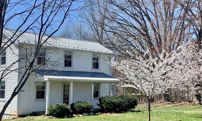 Lynchburg Cabaña | Boonsboro Cottage