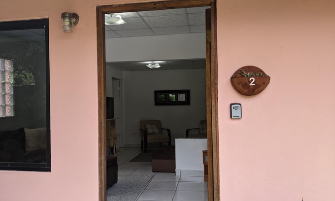 Boquete Casa | Boquete Panamá andando a la ciudad, un gran bedrom, jardines bastante privados y vistas
