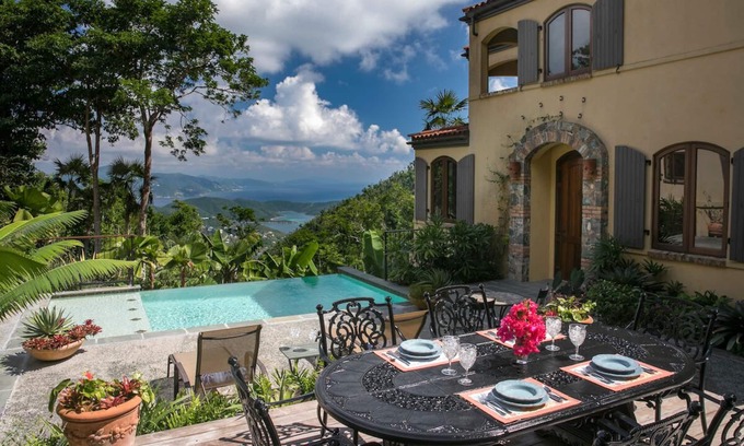 Bordeaux Mountain Villa | Burdeos Falls - 5 estrellas - Impresionantes vistas de Coral Bay y las Islas Vírgenes Británicas!