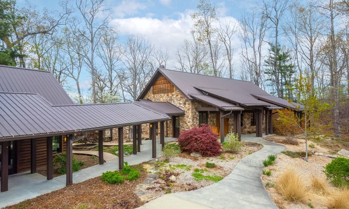 Hendersonville Casa | Borders DuPont- hot tub, game room, 27 acres, mountain views and more