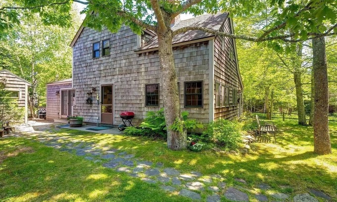 Seal Harbor Cabaña | Boreal Cottage: Serene home in seaside village, steps to Acadia National Park