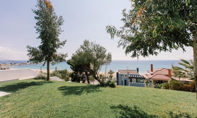 Nea Moudania Villa | Borealis Sea Side Villa, Moudania