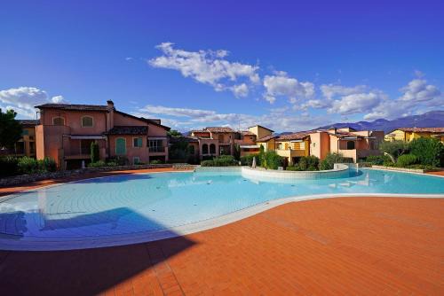 Manerba del Garda Apartamento | Borgo Del Torchio - Gardagate