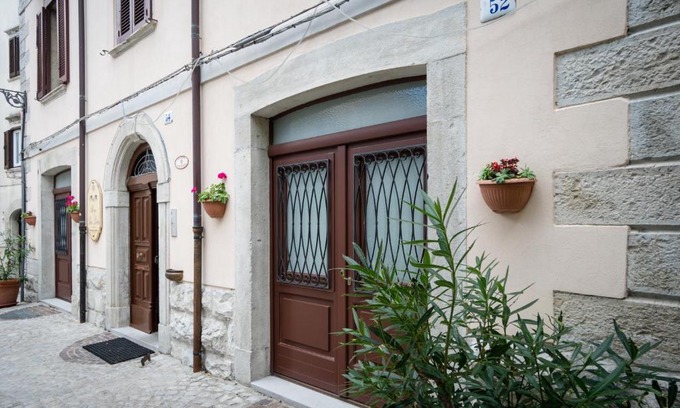 Agnone Cama Y Desayuno | Borgo San Pietro