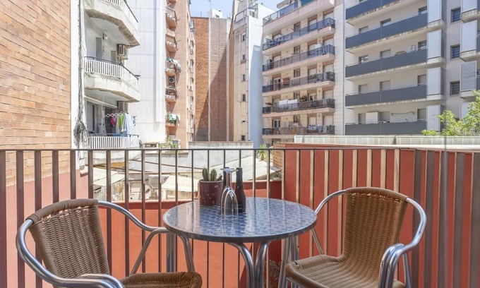 el Fort Pienc Apartamento | Born Area: Piso para 8 c/piscina compartida