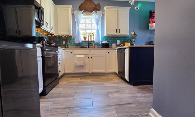 Murfreesboro Casa | Boro Breeze Island Escape - Cozy, Close, Amenities, Sleeps 8