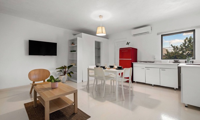 Hipodromo Apartamento | Bosque Azul | Estudio Luminoso y Equilibrado con Cama Queen + Cocina