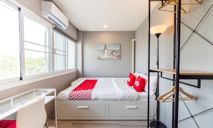 Bang Chak Hotel | Bossa House Hostel & Cafe