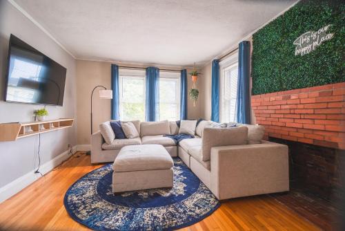 Revere Apartamento | Boston 3BD-Walk to Train station-Beach-Near Airport