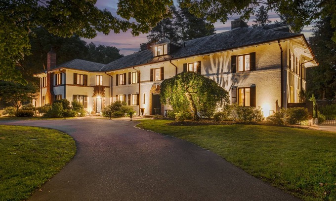 Needham Casa | Boston Mansion | Heated Pool | Tennis Court | Fire Pit | 9k sqft