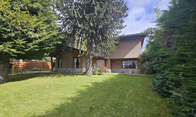 San Carlos de Bariloche Chalet De Esquí | Casa Jardín Botánico Bariloche – 6 habitaciones, 4 baños