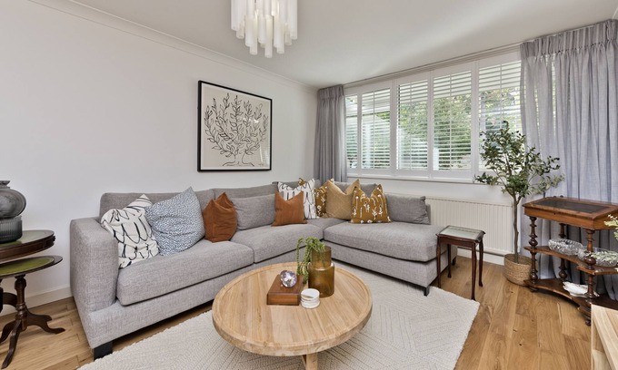 Kew Apartamento | Botanical bliss by UnderTheDoormat