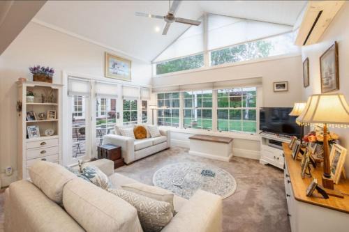 Albury Casa | Botanical gardens retreat
