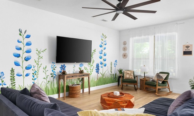 Knollwood On The Colorado River Casa | Botanist`s Retreat - High Land Haven
