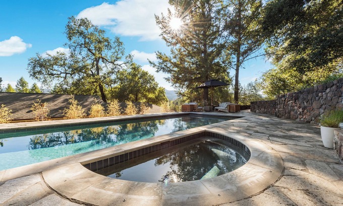 Calistoga Casa | Bottle Rock! Gorgeous house with pool and jacuzzi!