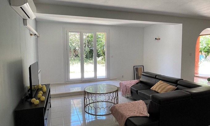Les Pennes-Mirabeau Casa | Bottom of villa Hippolyte et Marguerite with relaxing garden (CLIM)