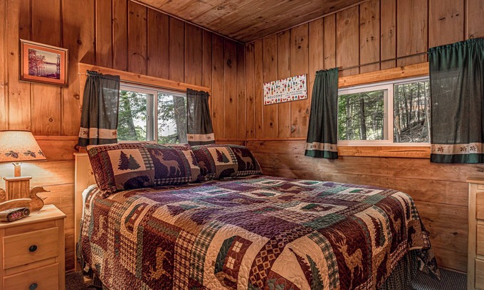 Minocqua Cabina | Bouchard Shores Resort on Lake Tomahawk - Timbers Cabin