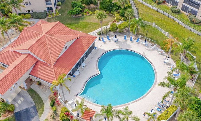 Bouchelles Island Condominio | Bouchelle Island, NSB. Welcome to Loon-A-Sea!nYou'd be nuts not to stay here!