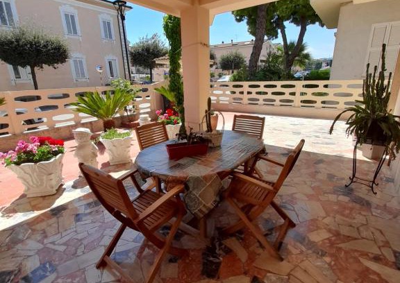 Pineto Apartamento | BOUGANVILLE casa vacanza ambiente climatizzato con wi fi