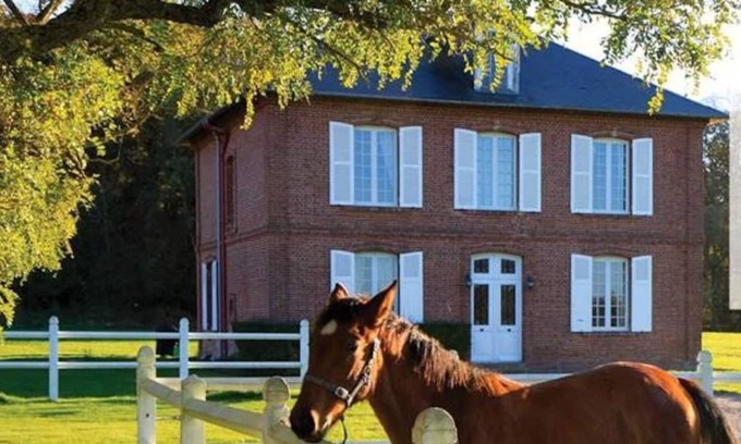 La Goulafriere Casa | Bougeoise home located on a 175 hectares private propriety