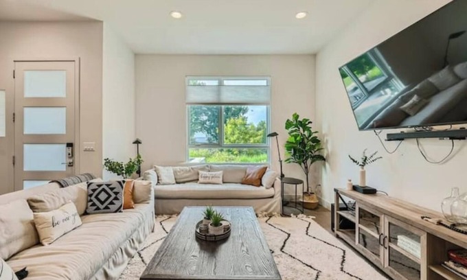 Steel Yards Casa | Boulder Luxury Modern Furnished Townhouse