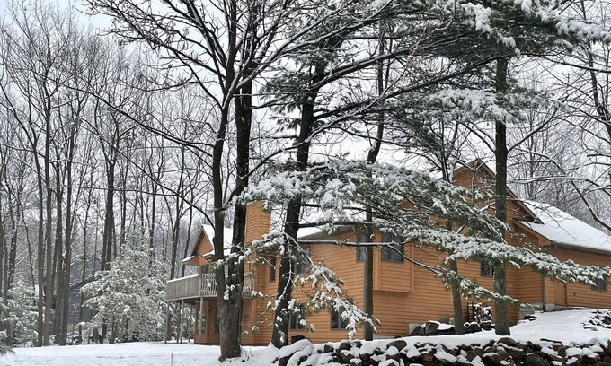 Rib Mountain Casa | Boulder Ridge Estate: walk to Granite Peak Ski Resort