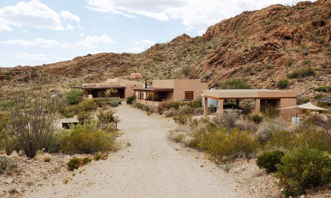 Terlingua Casa | Boulder Ridge Ranch: Luxury lodging for up to six