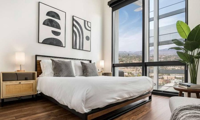 Garfield Apartamento | Boulevard Stays Modern Highrise STU Sky Pool, Parking, Gym 09