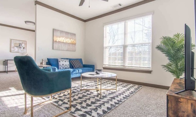 Jeffersontown Apartamento | Spacious 1BR Suite | Pool, Parking + Gym D