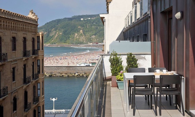 Centro histórico Apartamento | Boulevard Terrace by FeelFree Rentals