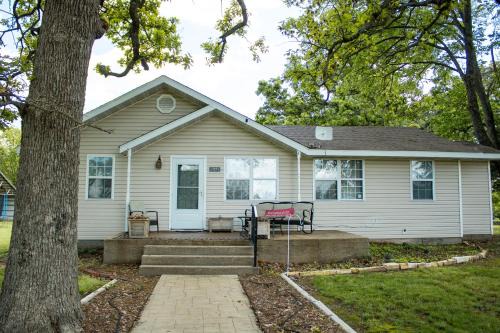 Carthage Casa | Bountiful Cabin - Hot Tub