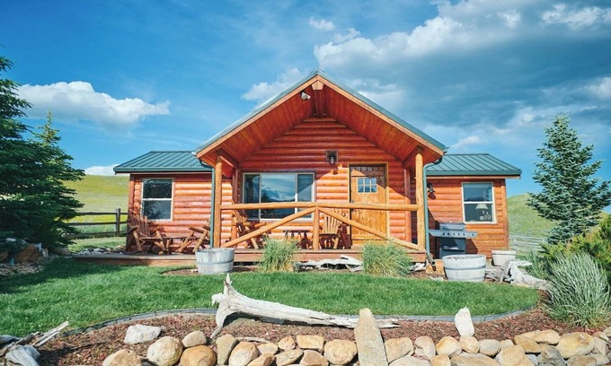 Saddlestring Cabina | Bounty of the Bighorns Cabin near Buffalo