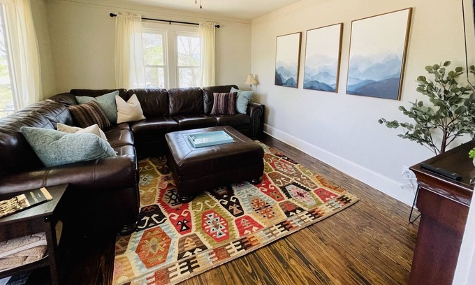 Seneca Cabaña | Bountyland Cottage ~ Lake Keowee & Clemson