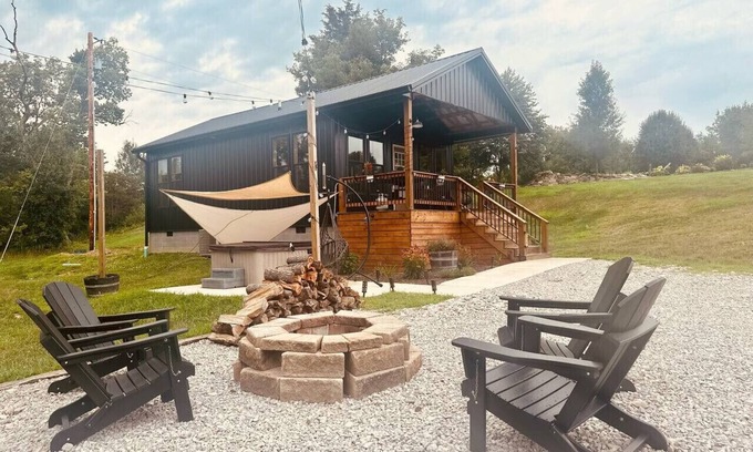 Lawrenceburg Cabaña | Bourbon Barrel Cottages #3 on Ky. Bourbon Trail