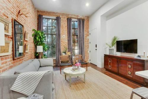 Central Business District Hotel | Bourbon Street Hotel Stay Group Friendly