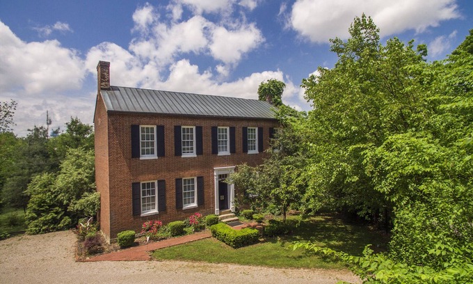 Bardstown Cama Y Desayuno | BOURBON TRAIL: Bardstown 3 bedroom/3 bath cottage, park setting, walk to downtown